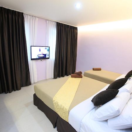 Al Huda Hotel Malacca Exterior photo